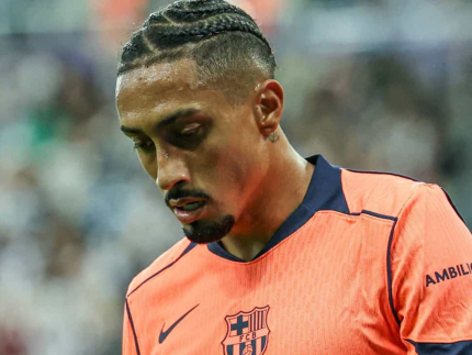 Barcelona aktualizuje Raphinhovu situaci po zranění a definuje hráčovu budoucnost