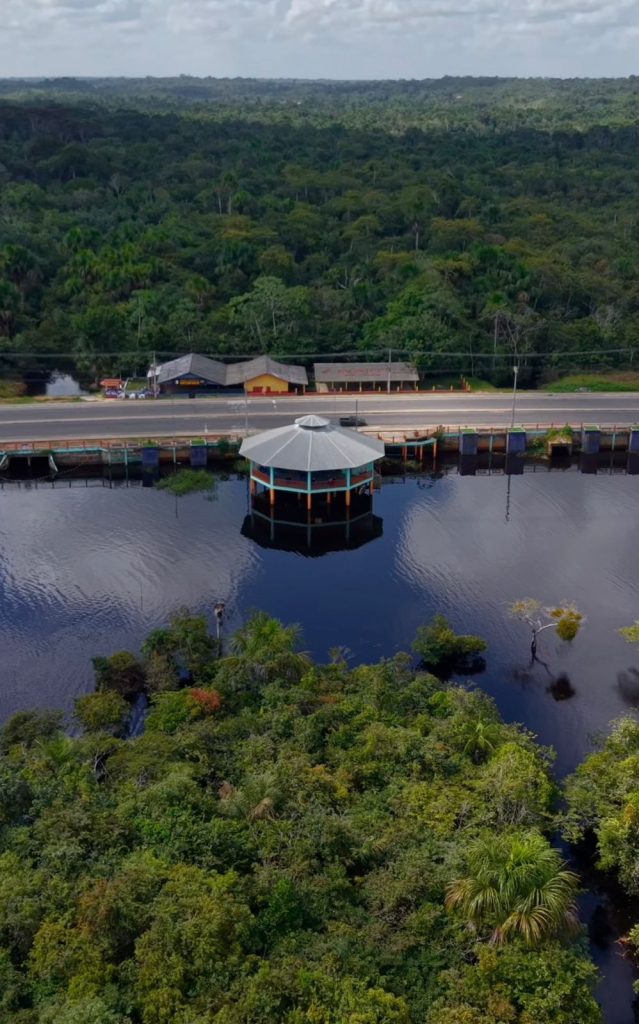Registro feito com drone evidencia paisagem do ponto turístico e impulsiona nova onda nas redes sociais.