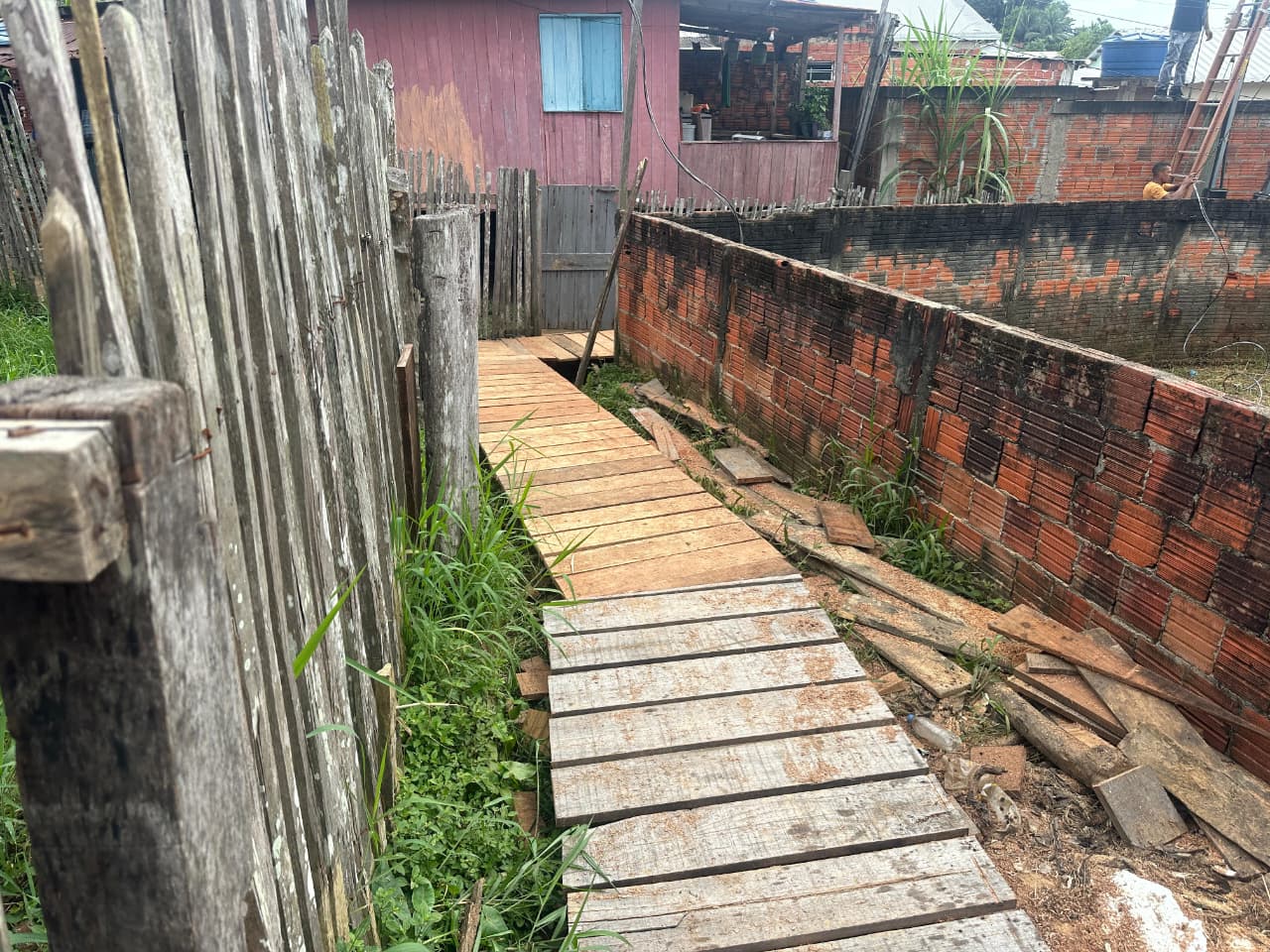 Radnice Cruzeiro do Sul staví sklady ve čtvrtích města