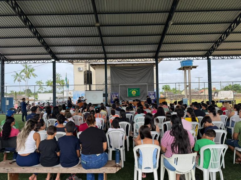 Projekt Vojenské policie slouží 60 dětem a zaměřuje se na výcvik občanství ve městě Acre