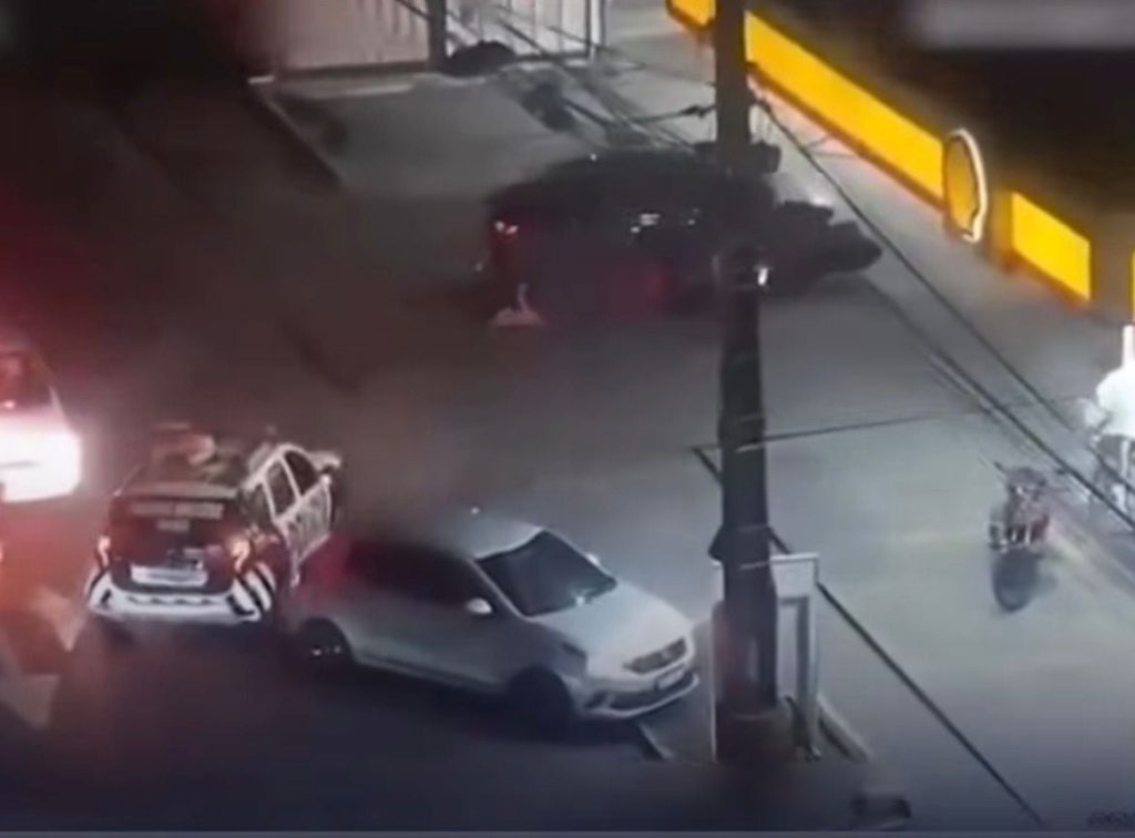 Irmãs pulam de carro em movimento após serem sequestradas pelo padrasto