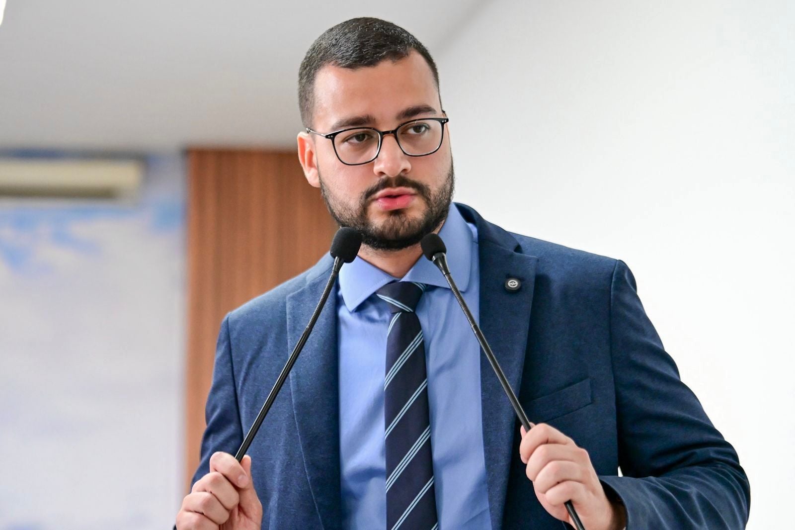 No mês das mulheres, Matheus Paiva apresenta projeto que cria o “Dossiê Mulher Rio-Branquense"