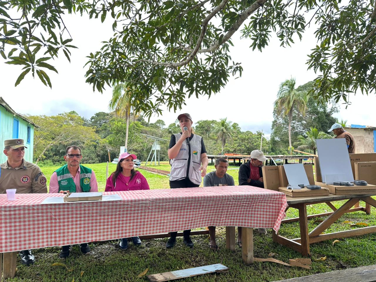 Venkovské komunity v Cruzeiro do Sul přijímají satelitní internet a rozšiřují přístup k technologiím