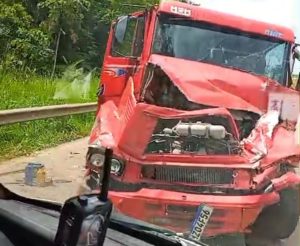 Motorista ferido em acidente na BR-364 é socorrido e encaminhado para o hospital de Sena