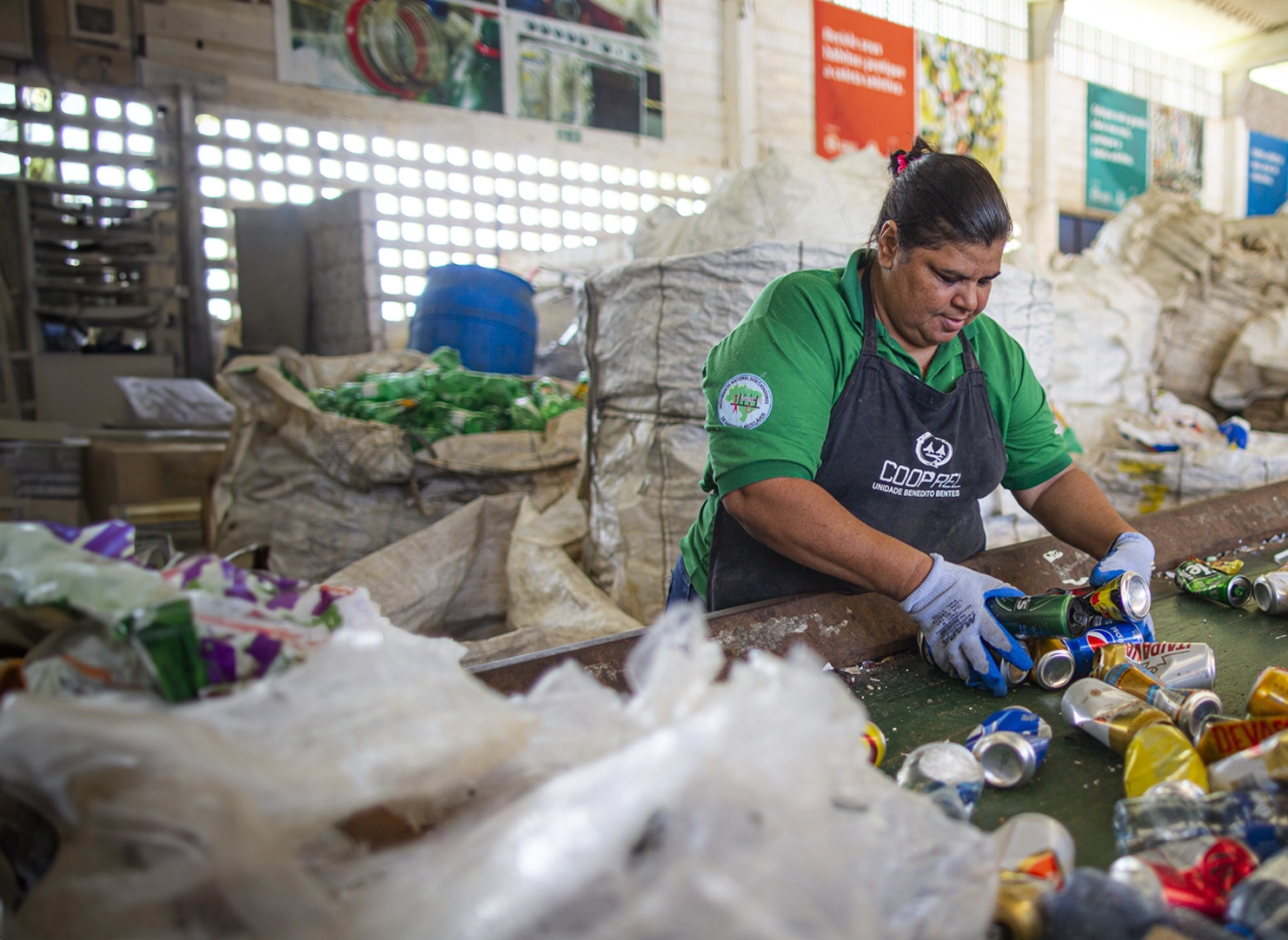 Vláda objasňuje, že daňová reforma nevytvoří daň z prodeje recyklovatelných materiálů