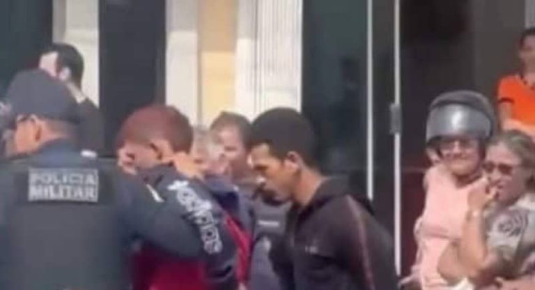 Dupla é presa horas após assalto a loja em Tarauacá