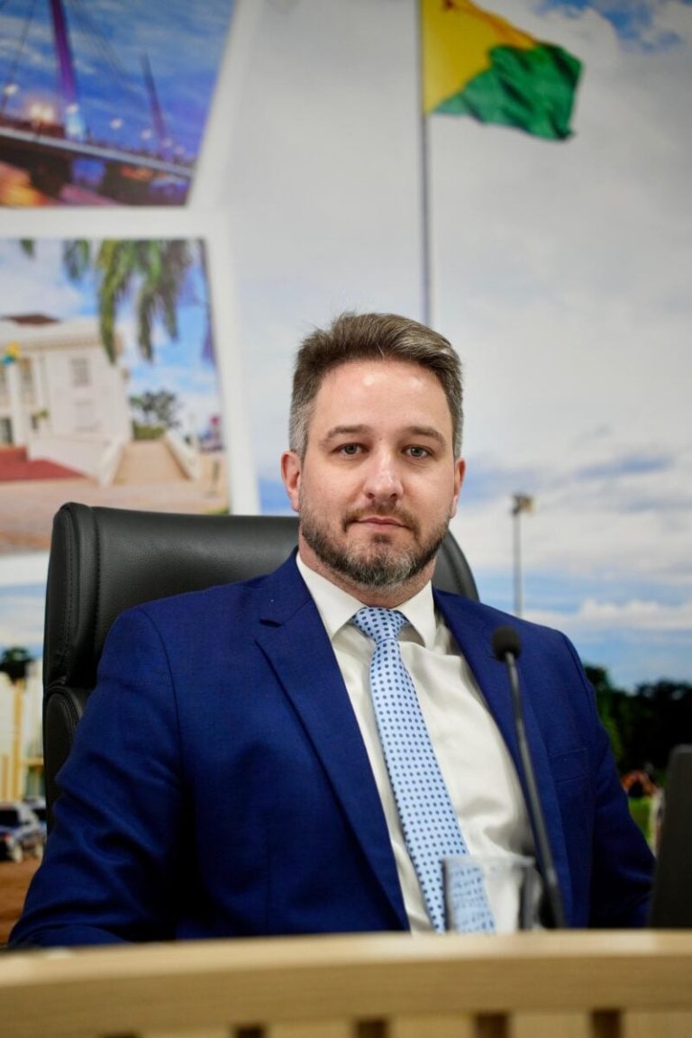 Felipe Tchê reconhece avanços na mobilidade em Rio Branco, mas aponta falhas em acessibilidade e estacionamento