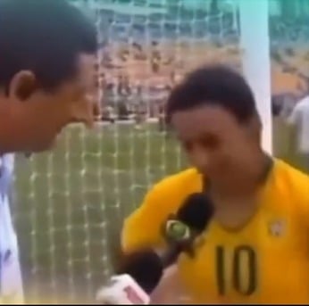 Há 16 anos, Marta recebia produtos de limpeza após jogo