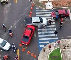 Nehoda tuto středu způsobila kilometrovou zácpu na Rua Rio de Janeiro; Podívejte