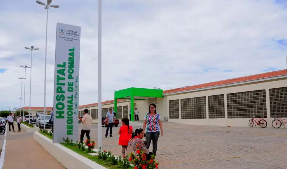 Žena zemřela po konzumaci pizzy a epidemie odvezla více než 100 lidí do nemocnice