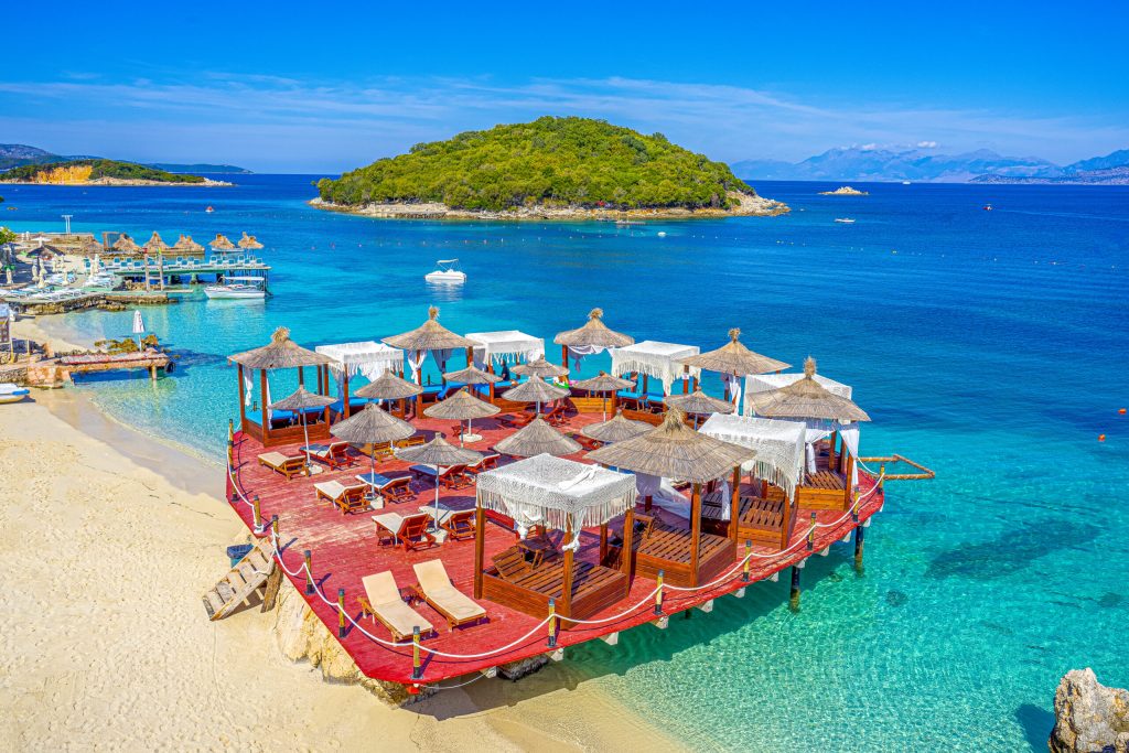 Jíst za 5 € a spát za 10 €: tato země s rajskými plážemi patří k nejlevnějším v Evropě