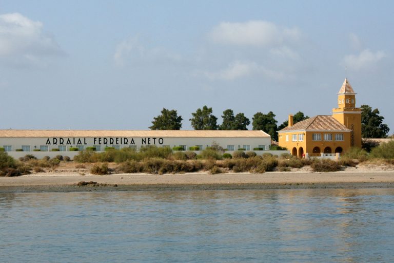 „Oba byli v nouzi“: tato pláž v Algarve „skrývá“ nebezpečí a kapitán vyzývá k opatrnosti