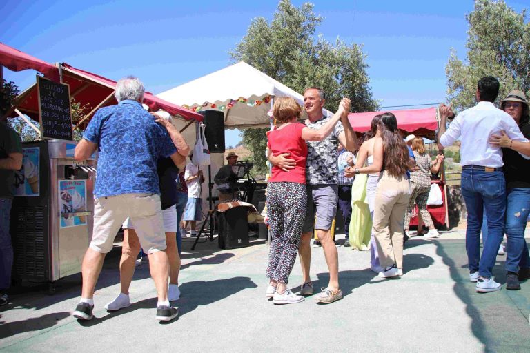 Country Fair, běžecký pochod a promítání zdraví oživují vesnici Furnazinhas