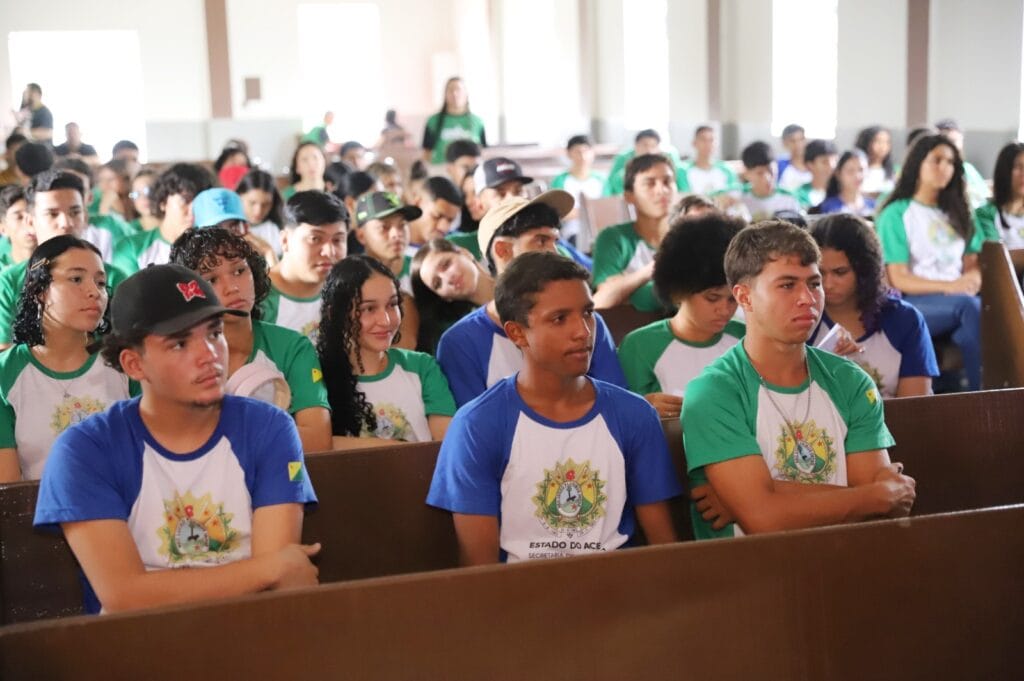Governo inicia cronograma do Pré-Enem Legal 2026 com aulões em Porto Acre