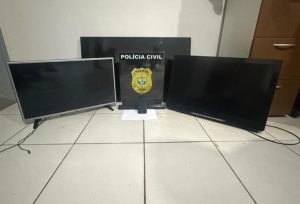 Výsledkem policejního vyšetřování je nalezení elektronických zařízení