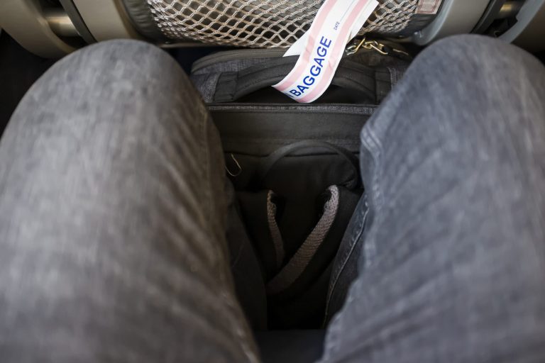 Sbohem příruční zavazadlo: tato evropská letecká společnost není nízkonákladová a nyní vám umožňuje cestovat pouze s batohem za nejlevnější tarif