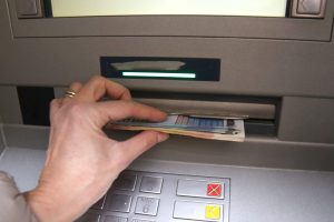 Sledujte svůj bankovní účet: miliony rodin tyto peníze obdrží v následujících týdnech