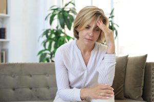 Žena nařídila „zaplatit“ sociálnímu zabezpečení více než 100 000 eur poté, co skrývala smrt své matky, aby pobírala vdovský důchod po dobu 12 let