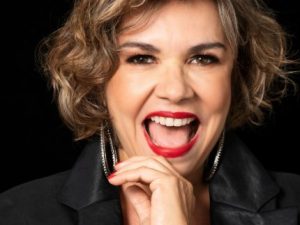 Stella Maria Rodrigues slaví 42 let kariéry poctou Paulu Gustavovi