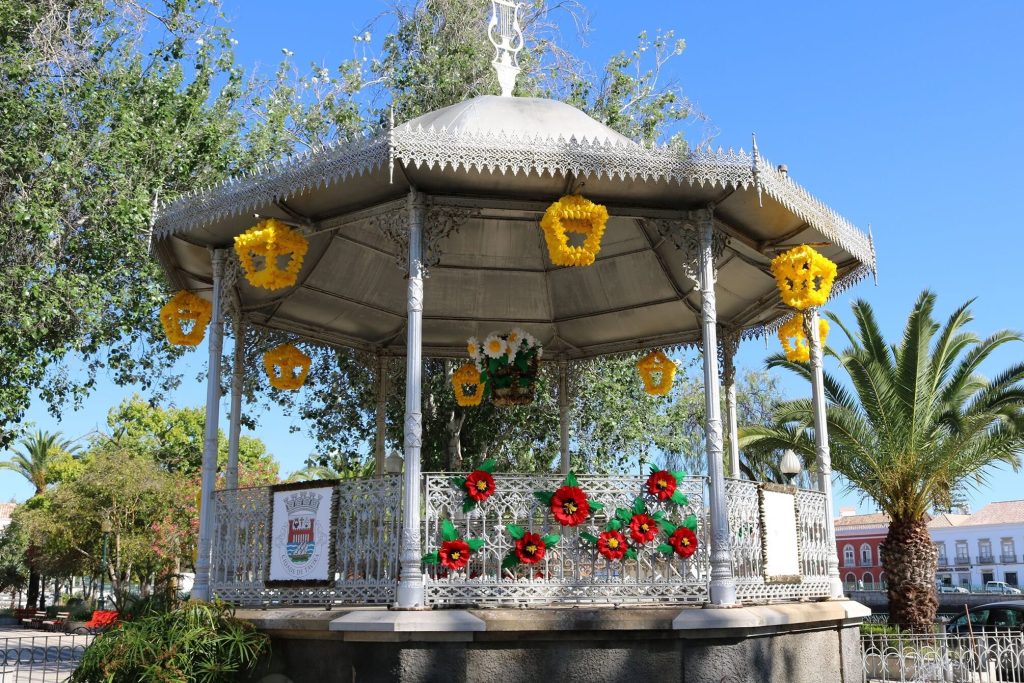 Kolektivy se nyní mohou ucházet o Arraiais de São João de Tavira