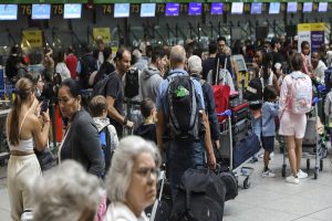 Filas no aeroporto. Crédito: Lusa