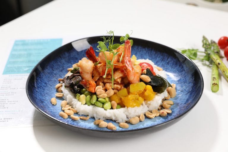 Restaurace Hilton Vilamoura je znovu otevřena se středomořskou chutí a výhledem na moře