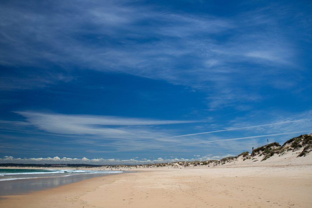 Angličané „milují“ Algarve, ale říkají, že tyto portugalské pláže jsou ještě lepší