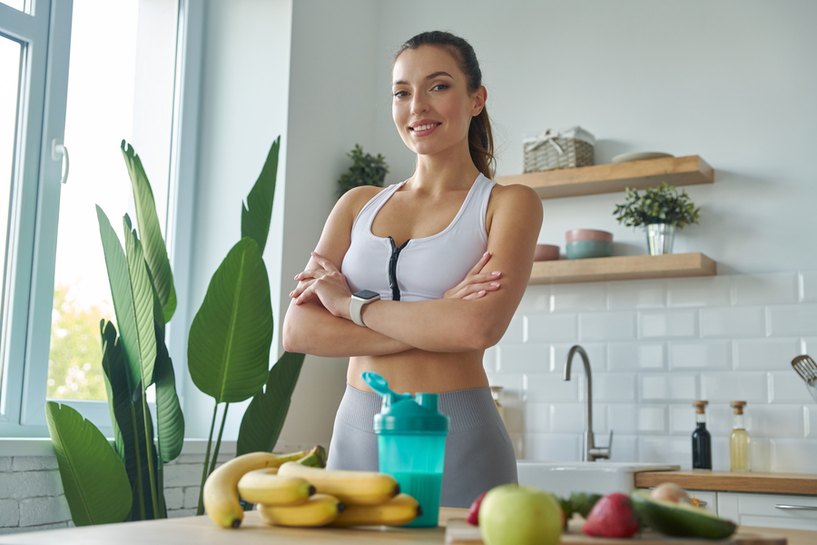 Mulher a preparar dieta. Crédito: Freepik