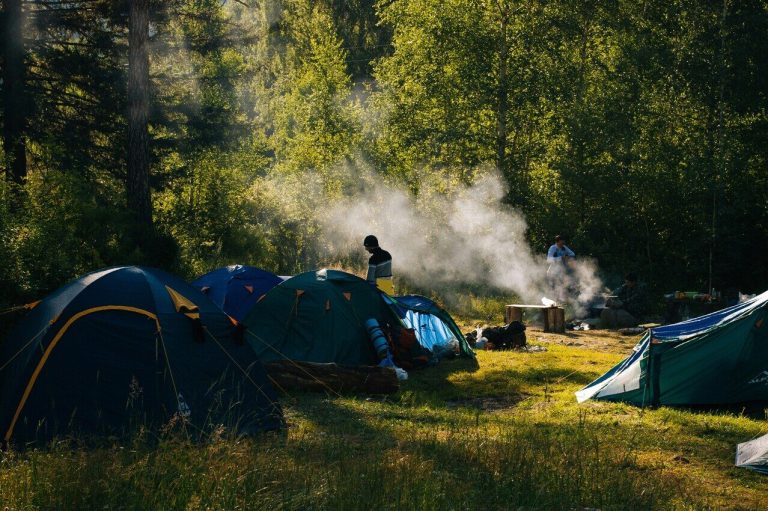 Pessoas acampadas. Foto DR