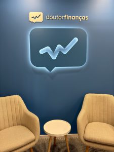 Doutor Finances přichází do Quarteira prostřednictvím partnerství s Grupo Timing