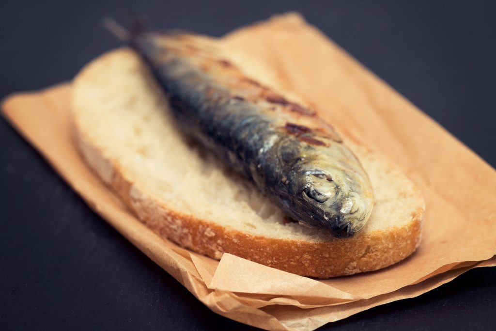 Sardinky na chlebu jsou uvedeny v Santos Populares: zjistěte, kolik letos stojí