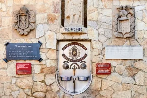 Fonte de vinho de Navarra, Espanha.
