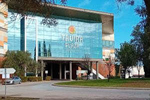 Tavira Plaza postupuje ve výrobě solární energie, aby snížila ekologickou stopu