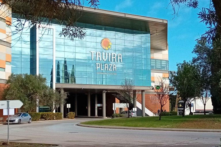Tavira Plaza postupuje ve výrobě solární energie, aby snížila ekologickou stopu