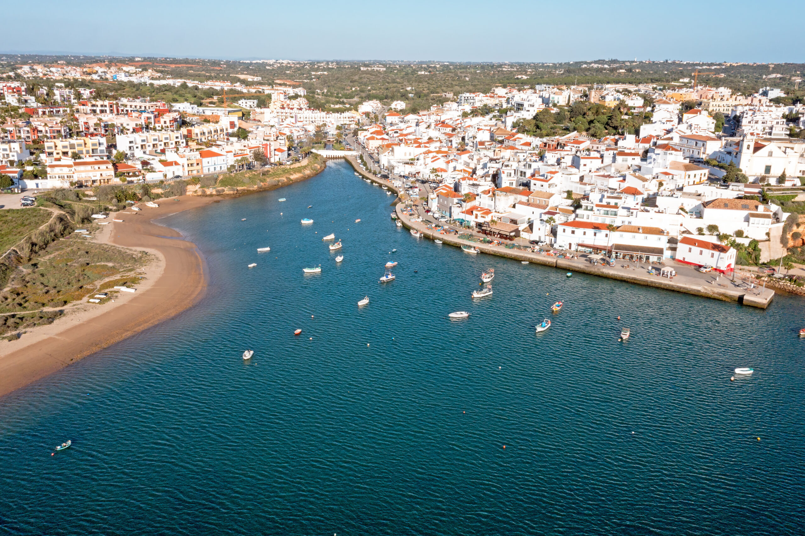 Španělé se vzdali Algarve: tato města a krajiny nadále přitahují letní návštěvy