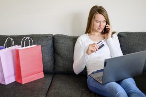 "Kdy vstoupila v platnost nová celní daň pro online nákupy?"