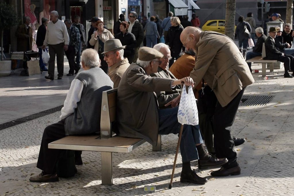 Zjistěte si výplatní termíny dávek a důchodu za červenec