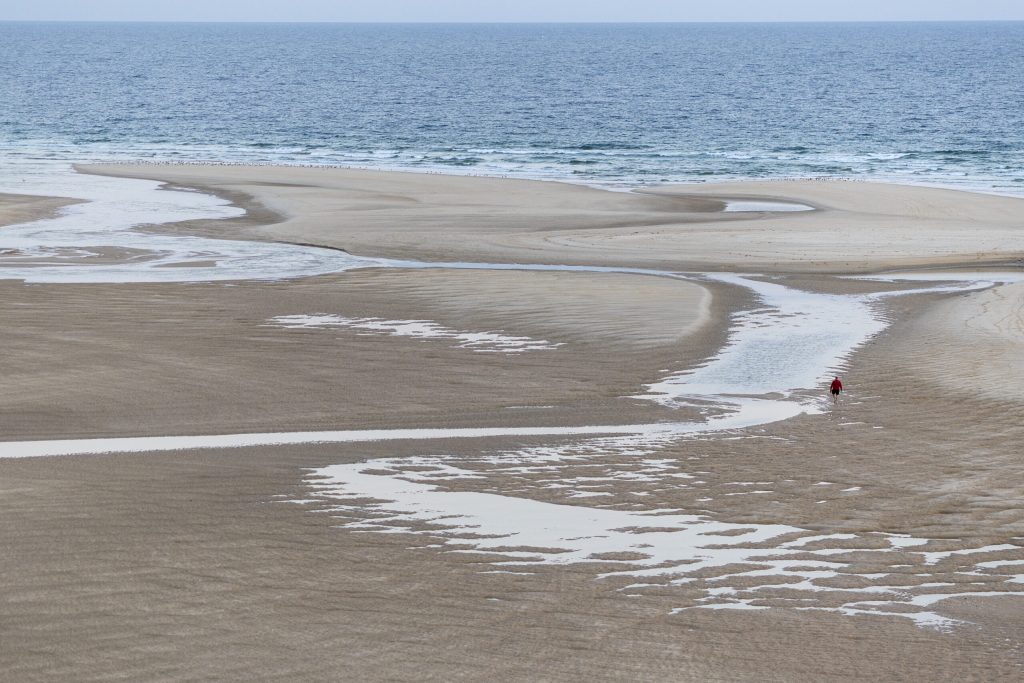 Úřady varují a turisté trvají na tom, že písek v Algarve, který nemá název pláže, byl zvolen 2. „nejlepší pláží v zemi“, ale neměli byste tam chodit